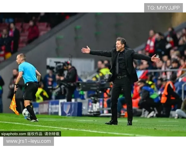 托雷斯出任青训教练开启执教新篇